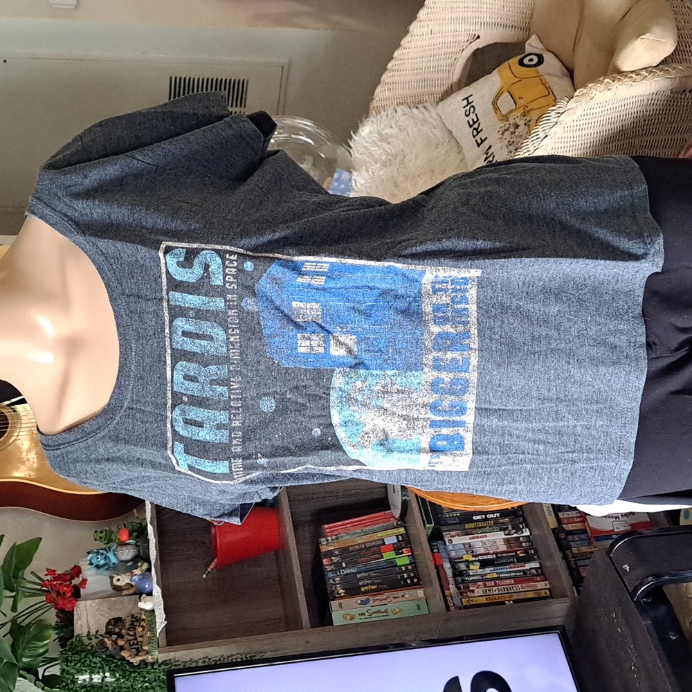 Doctor Who Tardis Womens Shirt Bigger Inside Size Medium